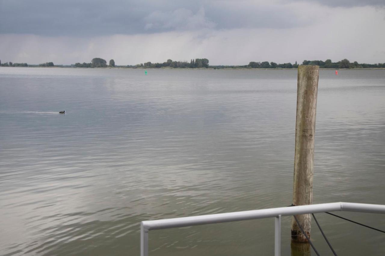 Houseboat Uitzicht Over Veluwemeer, Natuurlokatie, Prachtige Vergezichten Биддингхёйзен Экстерьер фото